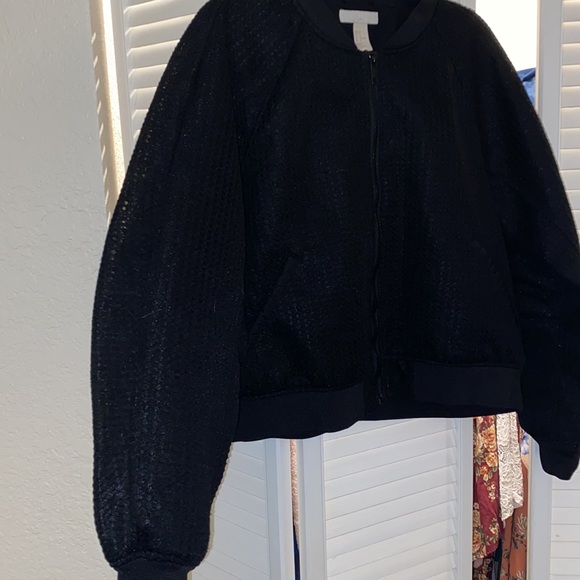 Cute and comfortable H&M bomber jacket. - Picture 5 of 6